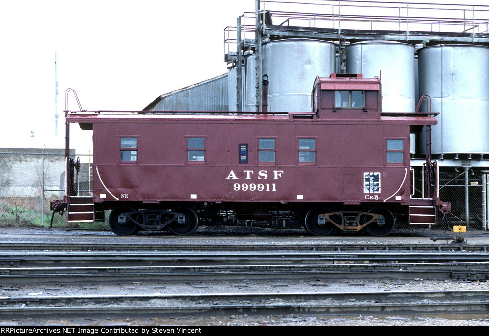 Santa Fe CE-5 caboose ATSF #999911